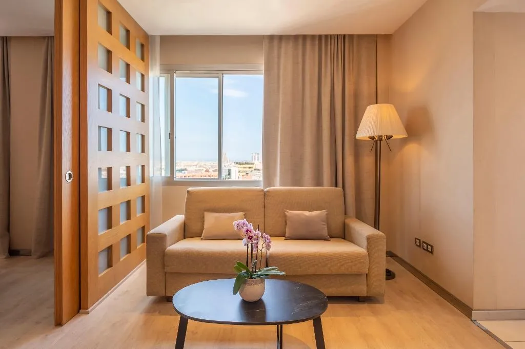 JUNIOR SUITE WITH VIEWS Room, Hesperia Presidente, Barcelona