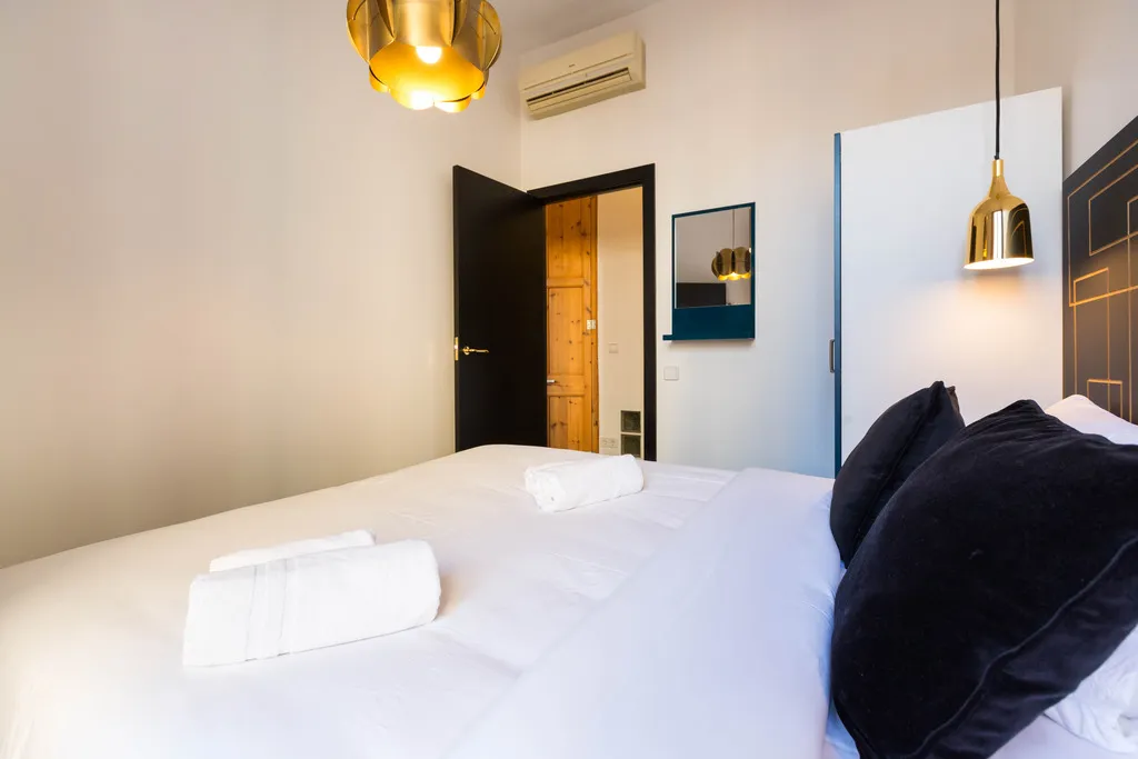 APARTMENT TWO BEDROOMS Room, La Mare by The Streets, Barcelona