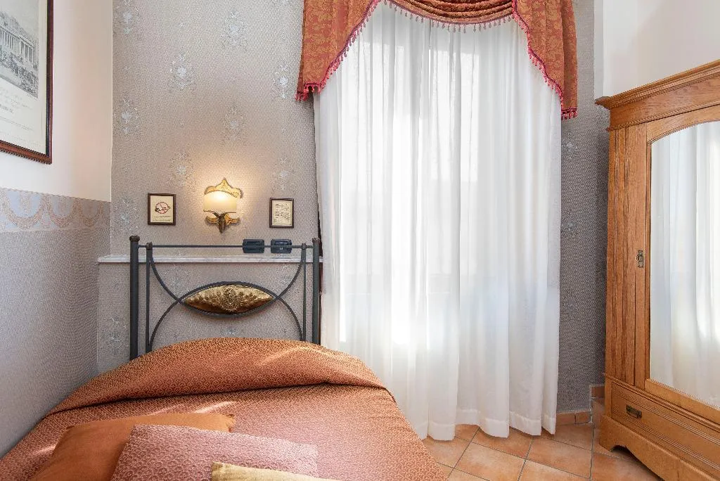 SINGLE STANDARD Room, Pinto-Storey Hotel, Naples