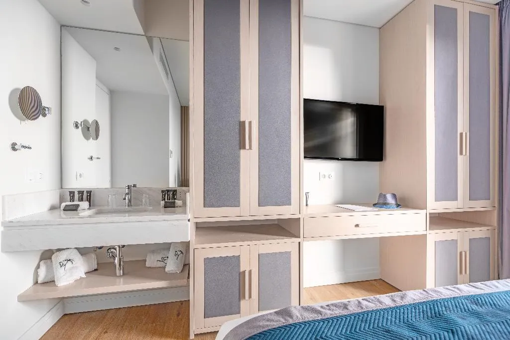 FAMILY ROOM STANDARD Room, Glyfada Riviera Hotel, Athens