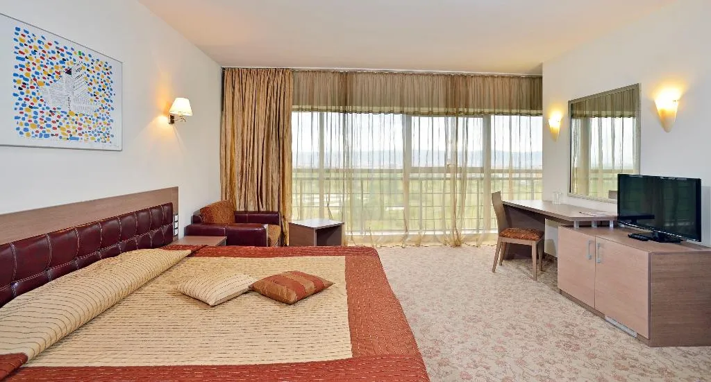 JUNIOR SUITE POOL VIEW Room, Sol Nessebar Palace All Inclusive, Bourgas