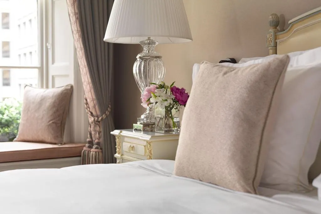 DOUBLE KING SIZE BED Room, The Shelbourne, Autograph Collection, Dublin