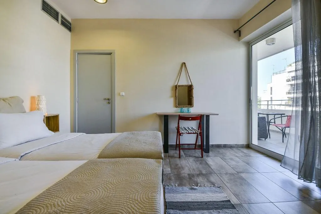 Room, Athens Way Lofts, Athens