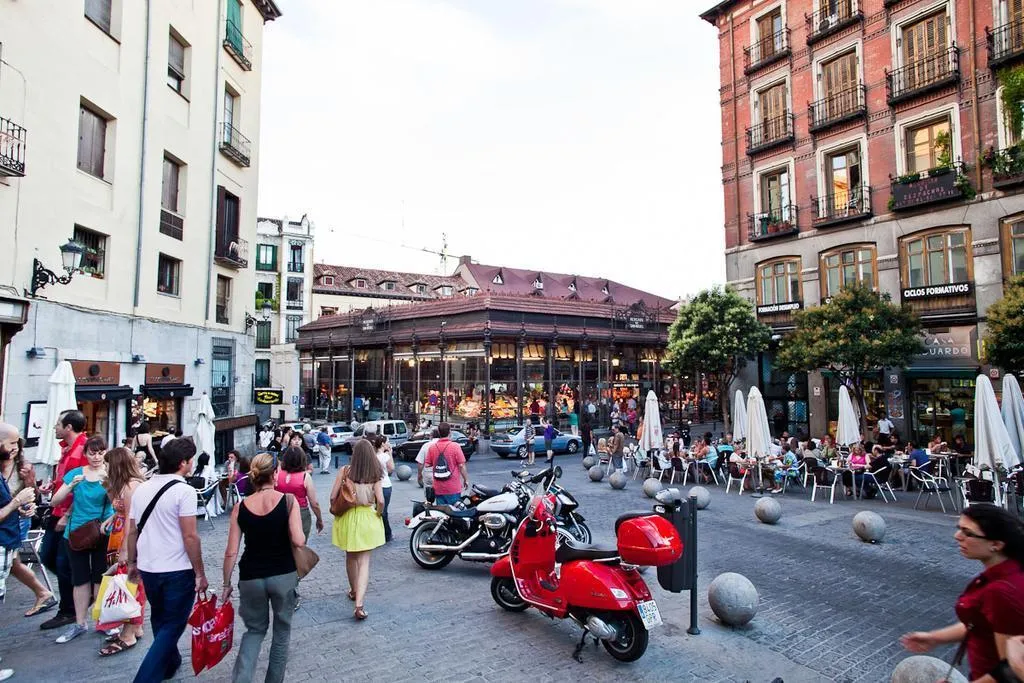 General view, La Casa De La Plaza, Madrid