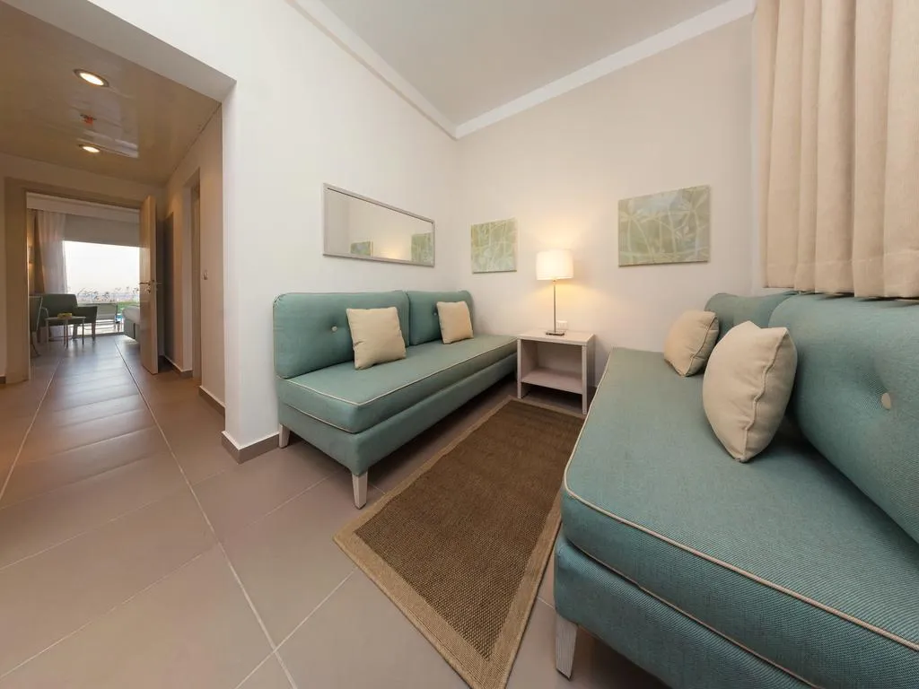 FAMILY ROOM POOL VIEW Room, Jaz Aquaviva, Red Sea Riviera