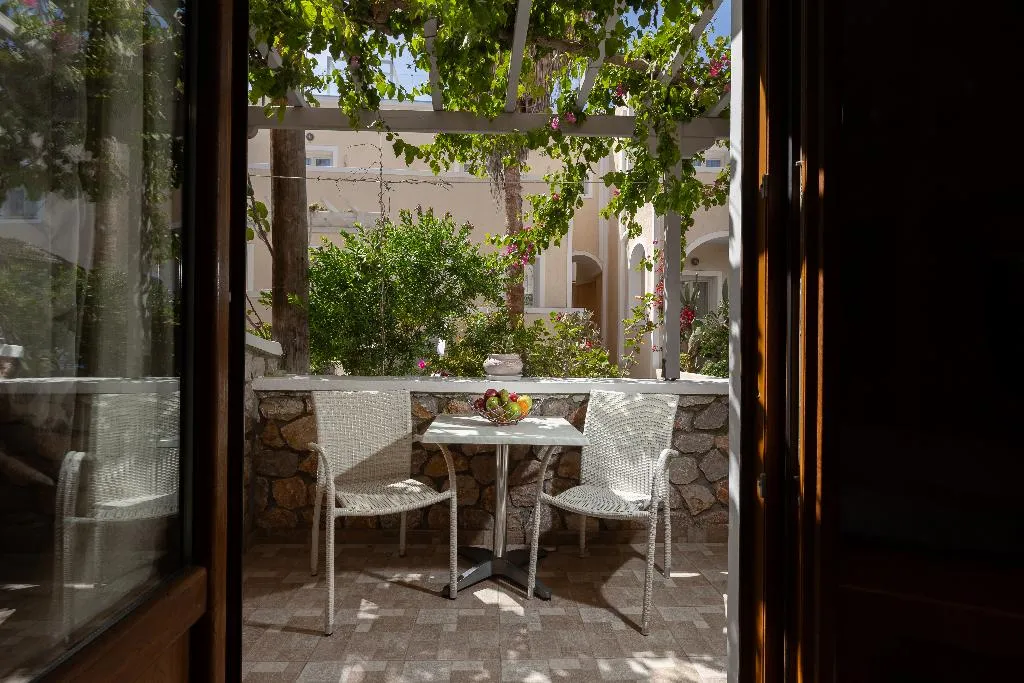 STUDIO SUPERIOR Room, Polydefkis Hotel, Santorini