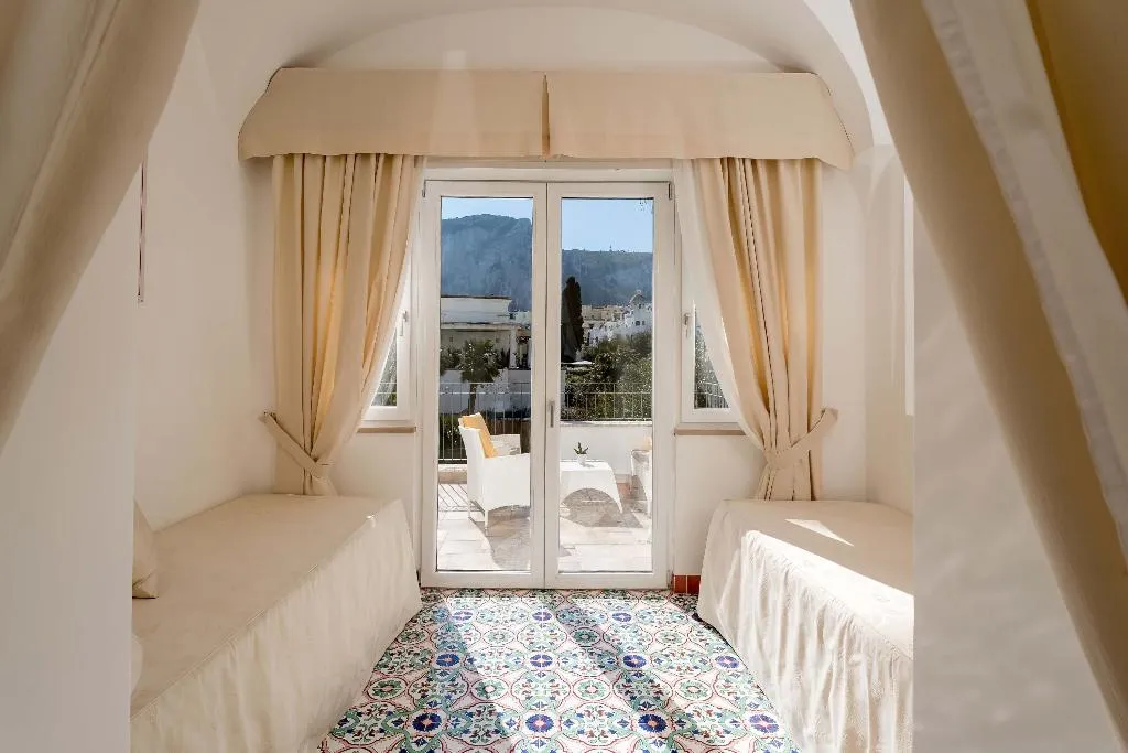 TRIPLE COMFORT Room, Hotel Syrene Capri, Naples