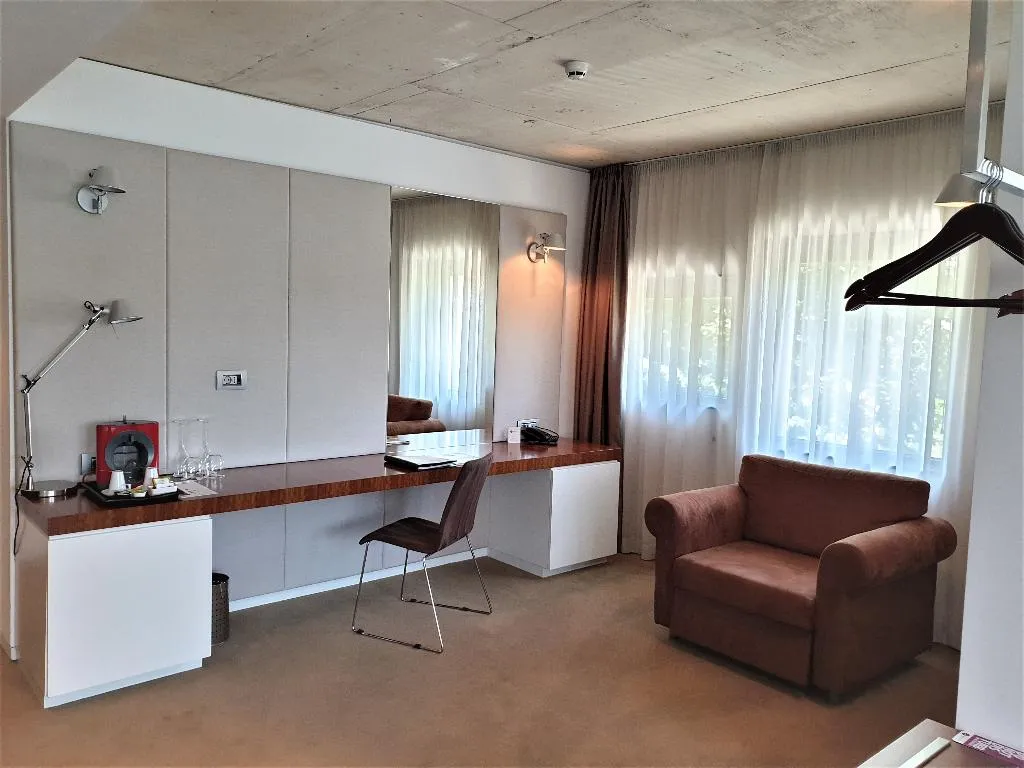 JUNIOR SUITE STANDARD Room, Graffit Gallery Hotel, Varna