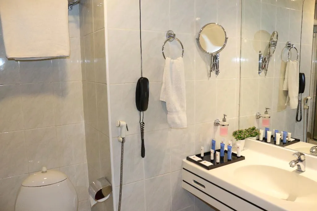 FAMILY ROOM DELUXE WITH BALCONY Room, Al Khaleej Grand, Dubai