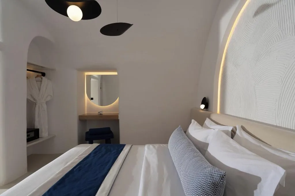 Room, You And Me Suites, Santorini