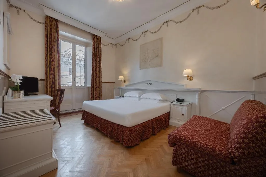JUNIOR SUITE STANDARD Room, Palladium Palace, Rome