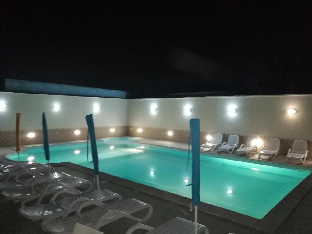 Pool, Garden inn, Naples