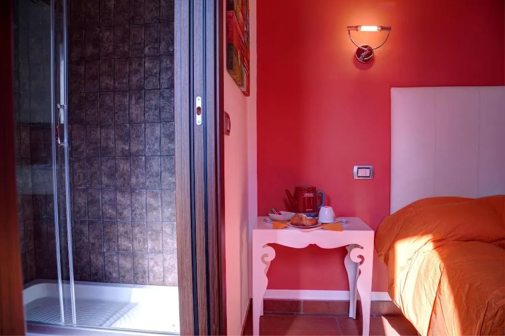 Room, Antichi Ricordi, Catania