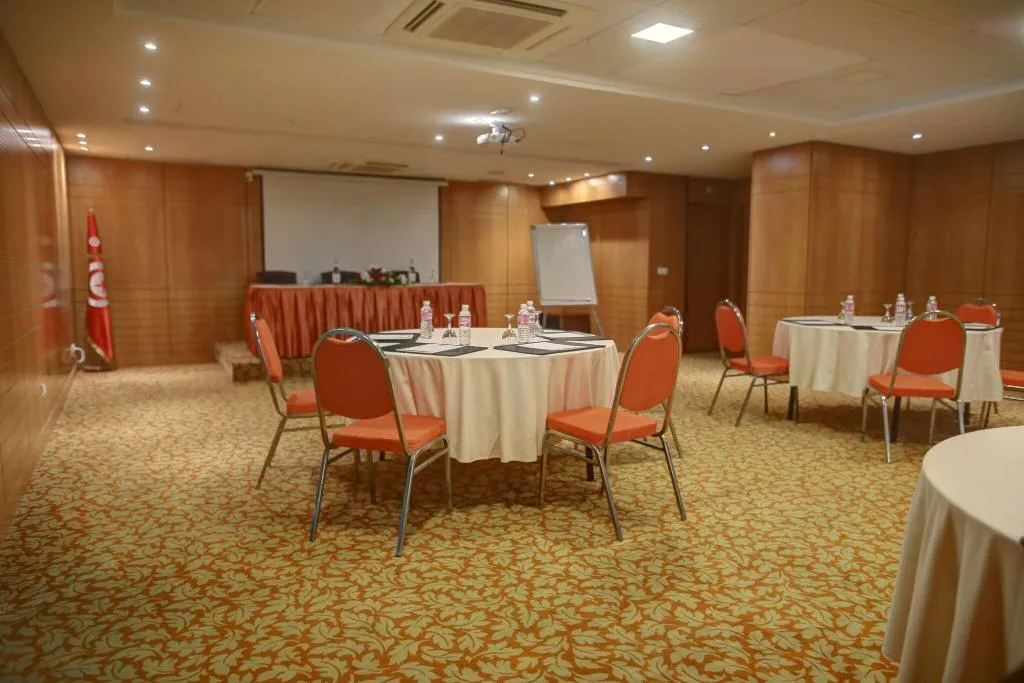 Conferences, Lac Leman, Tunisia
