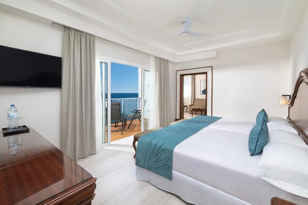 JUNIOR SUITE STANDARD Room, Hotel Riu Madeira - All Inclusive, Madeira