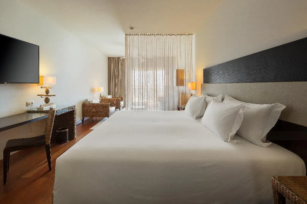 JUNIOR SUITE OCEAN FRONT Room, Crowne Plaza Vilamoura Algarve, Algarve