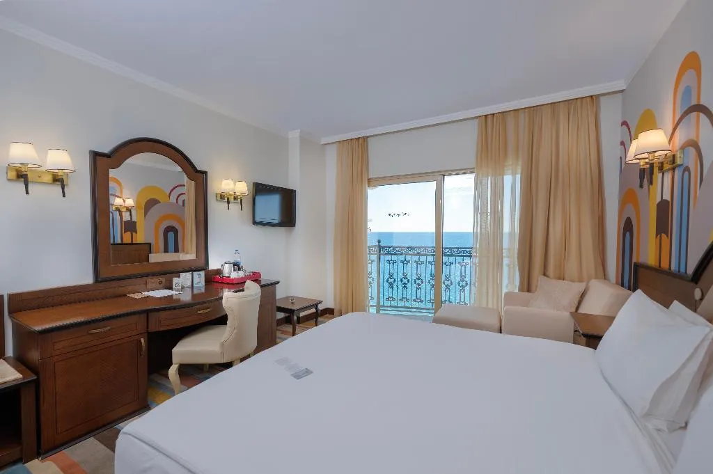 TRIPLE DELUXE SEA VIEW Room, Megasaray West Beach Antalya, Antalya