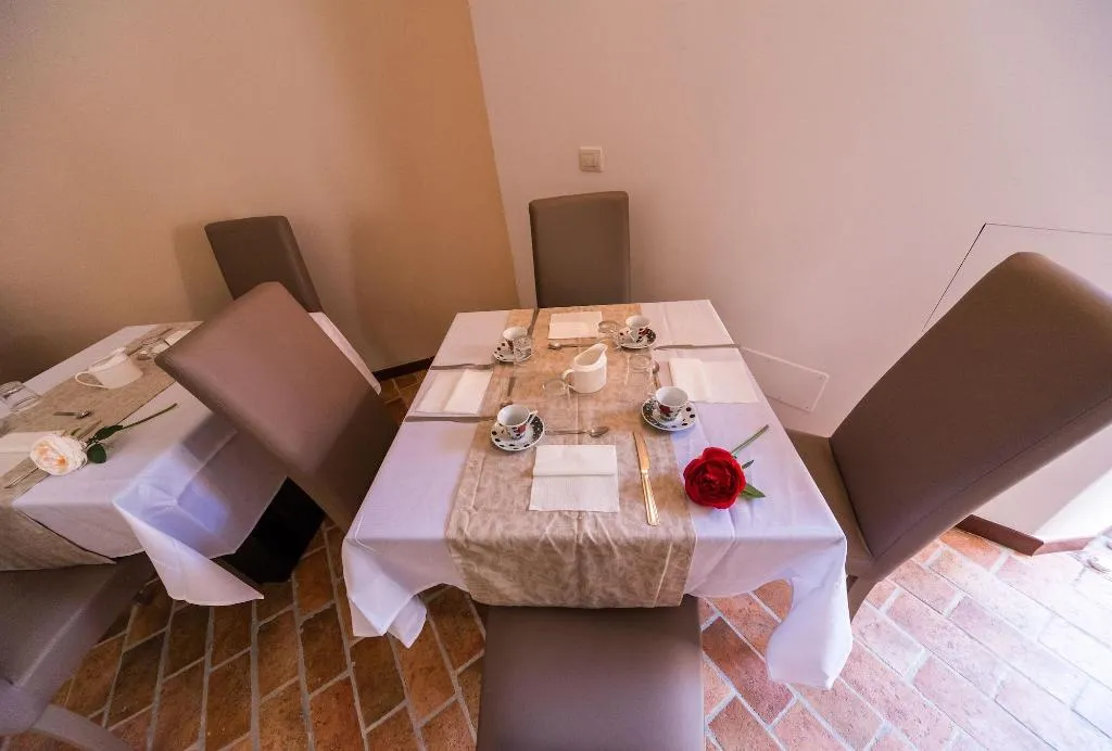 Restaurant, Le Undici Rose, Rome