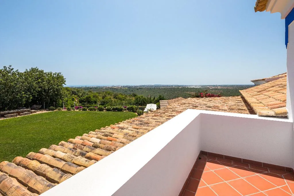 VILLA FOUR BEDROOMS Room, Shantivillas, Algarve