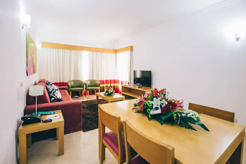 APARTMENT CAPACITY 2 ONE BEDROOM Room, Grand Muthu Forte Do Vale, Algarve