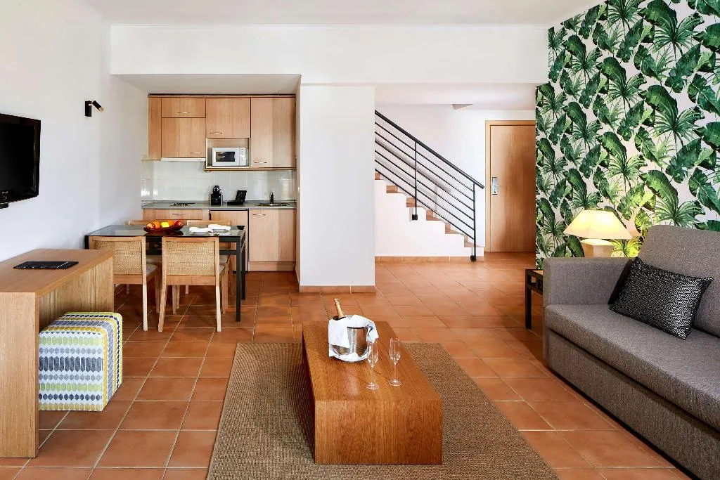 APARTMENT WITH TERRACE Room, NH Marina Portimão Resort, Algarve