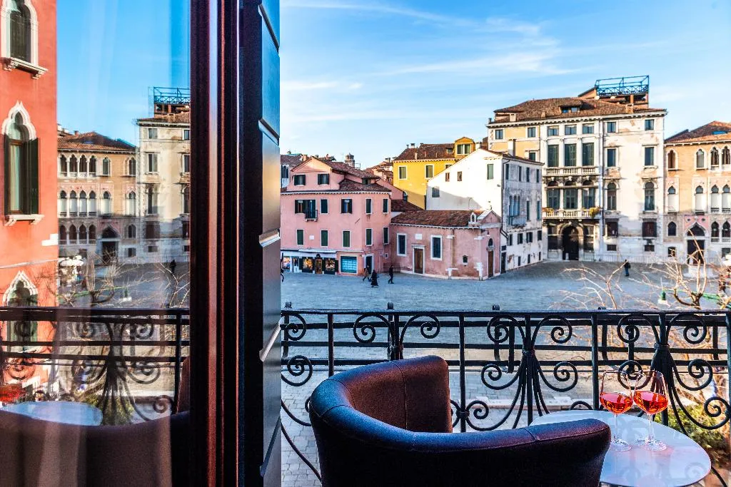 APARTMENT CITY VIEW Room, Ca' Sant'Angelo Apartments, Venice