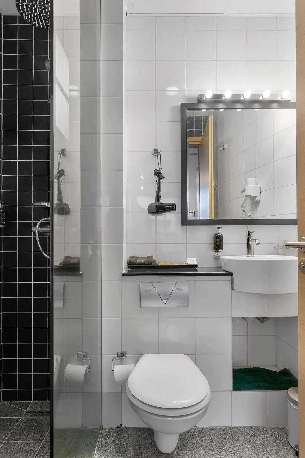 DOUBLE STANDARD Room, City Center Hotel, Reykjavik