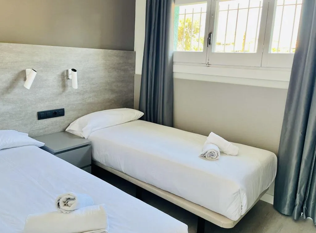 FAMILY ROOM QUEEN SIZE BED Room, Sitges, Costa Brava