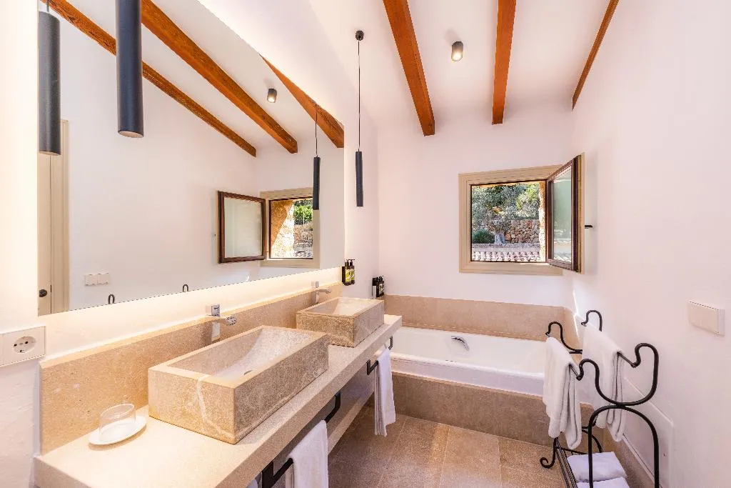 Double or Twin STANDARD Room, Finca Albellons, Majorca
