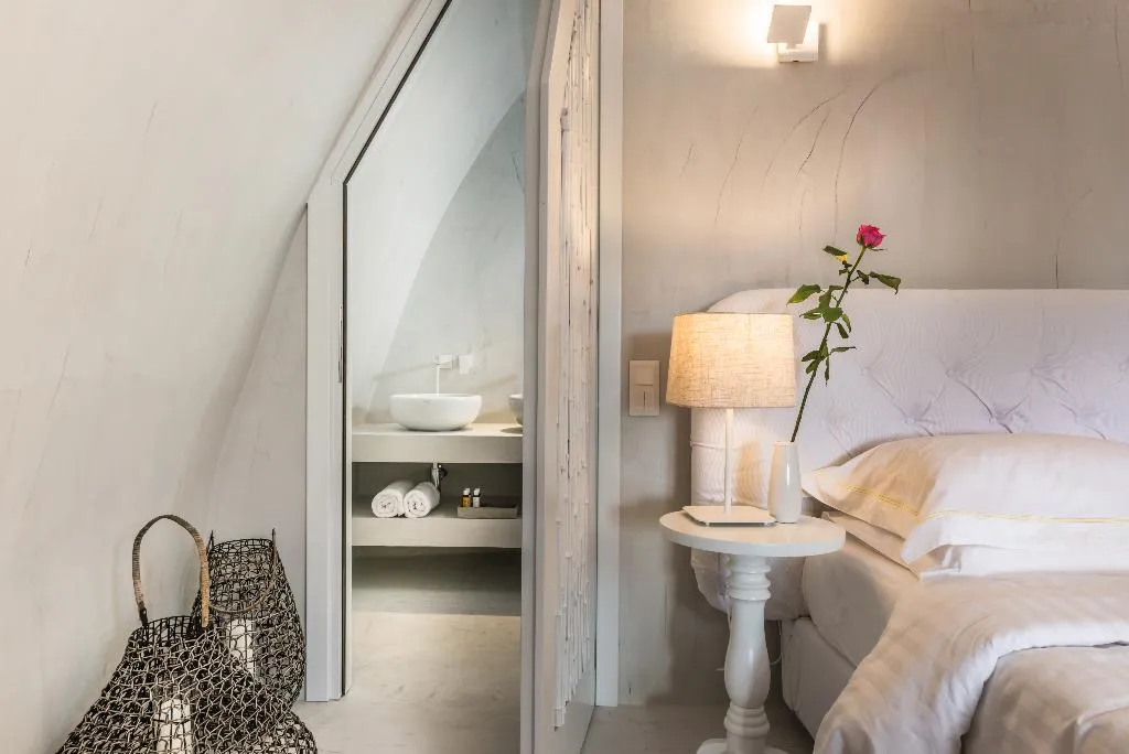 SUITE HONEYMOON Room, Mythical Blue Luxury Suites, Santorini