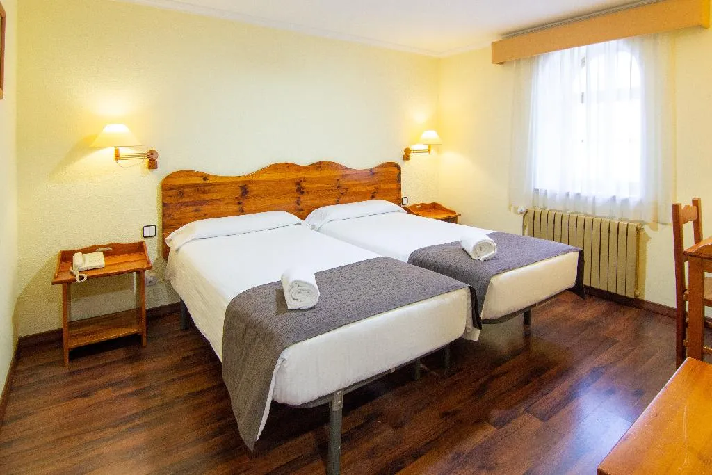 Double or Twin LAKE VIEW Room, Vall de Nuria, Costa Brava