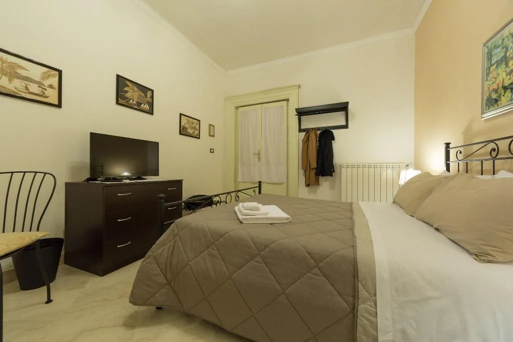 Room, Catania Inn, Catania
