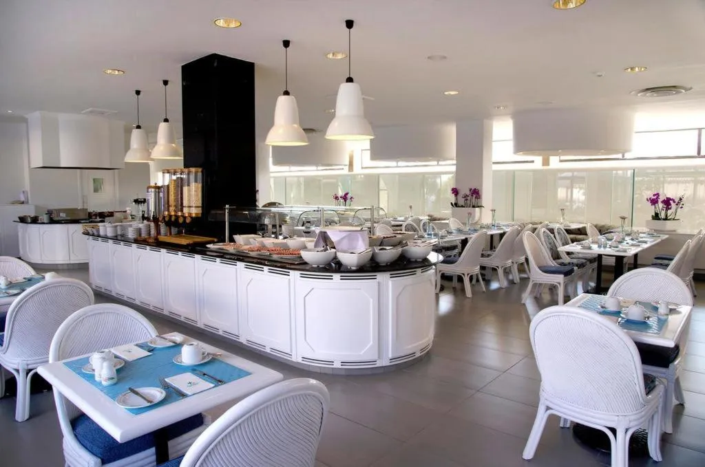 Restaurant, Palm Beach Hotel & Bungalows, Cyprus