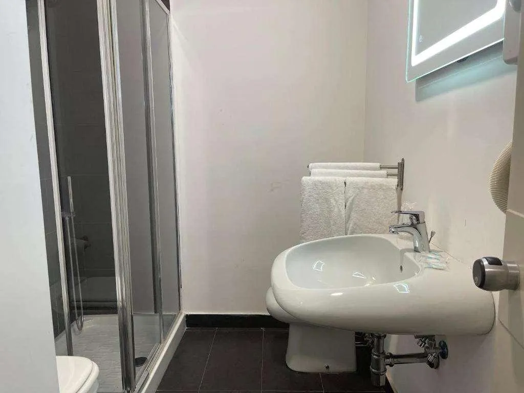 Room, Borbone Di Napoli, Naples