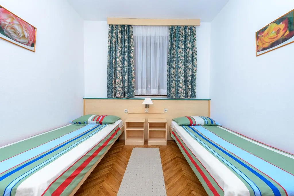 APARTMENT SEA VIEW WITH TERRACE Room, Apartments Matusko, Dubrovnik