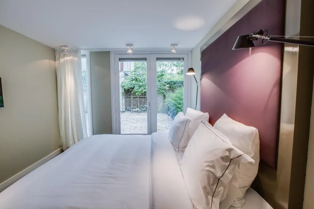 QUADRUPLE STANDARD Room, Hotel Roemer, Amsterdam