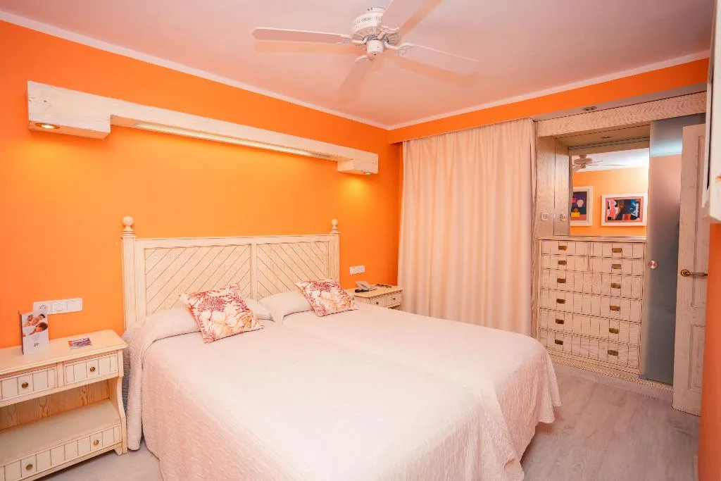 APARTMENT TWO BEDROOMS ONE BATHROOM Room, Royal Son Bou Family Club, Menorca