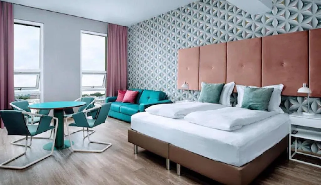 QUADRUPLE WITH KITCHENETTE Room, Oddsson Hotel, Reykjavik