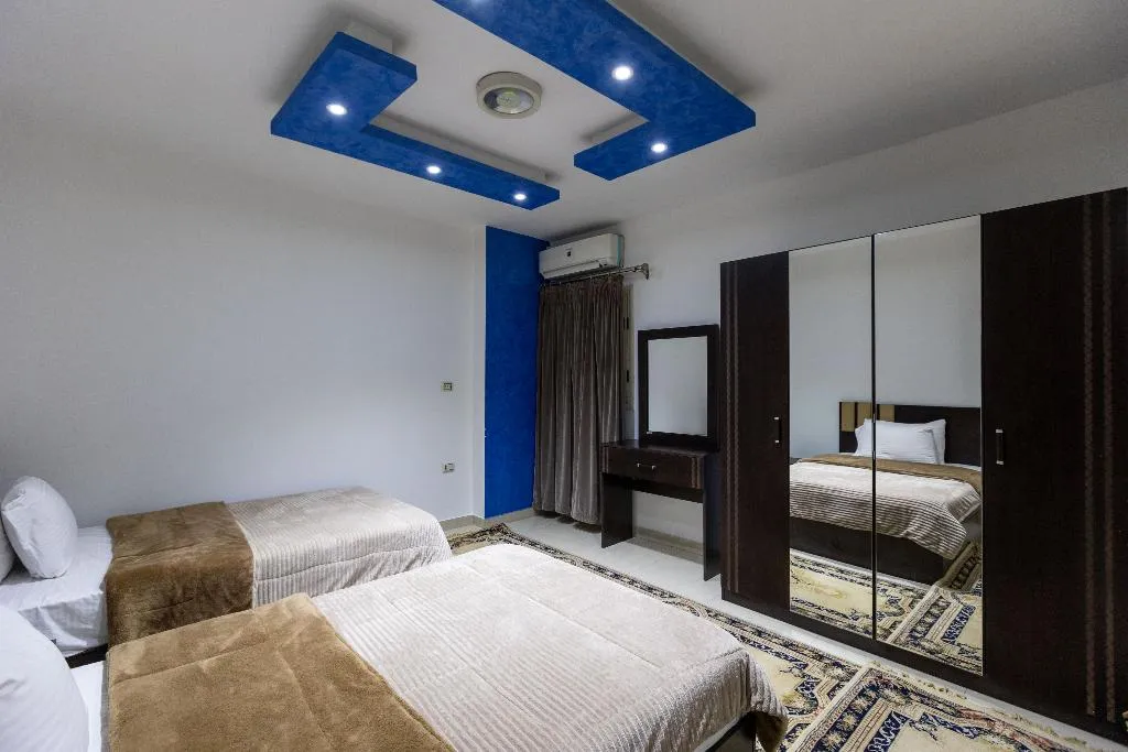 APARTMENT THREE BEDROOMS ONE BATHROOM Room, Pyramids Yard Hotel, Cairo