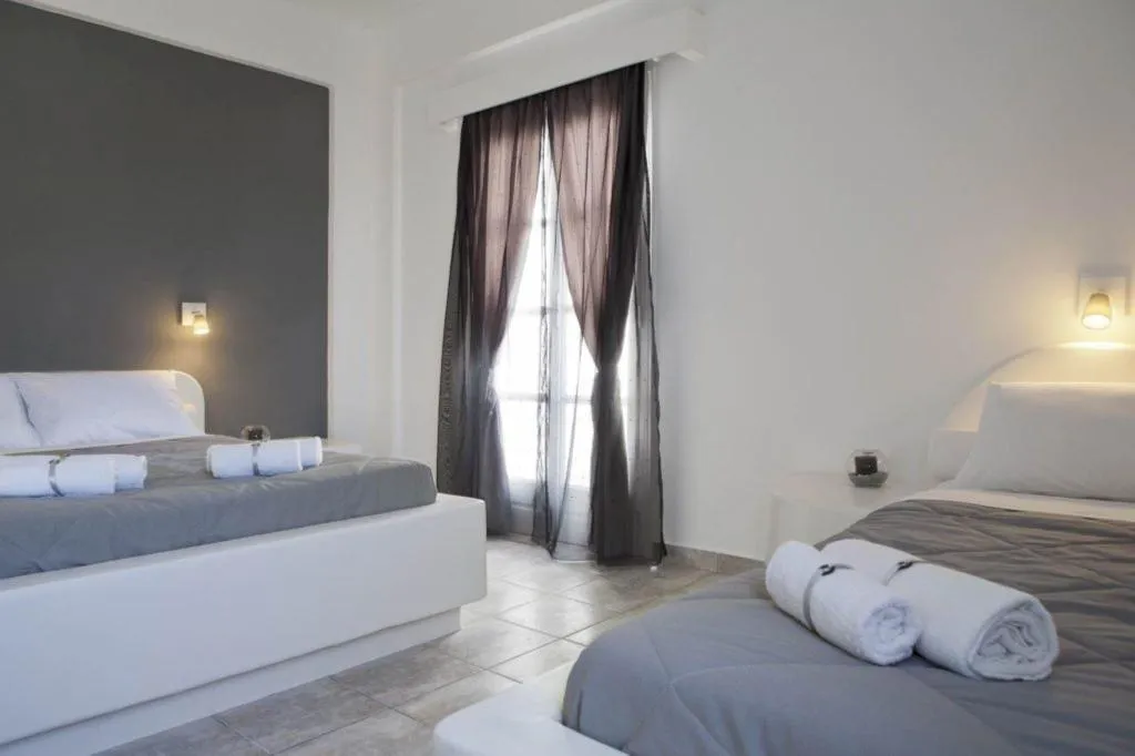 TRIPLE STANDARD Room, Philippion, Santorini