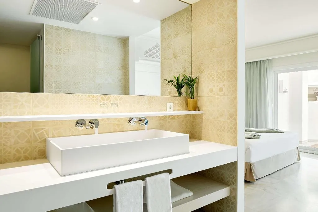 JUNIOR SUITE SUPERIOR WITH VIEWS Room, Iberostar Selection Marbella Coral Beach, Costa Del Sol