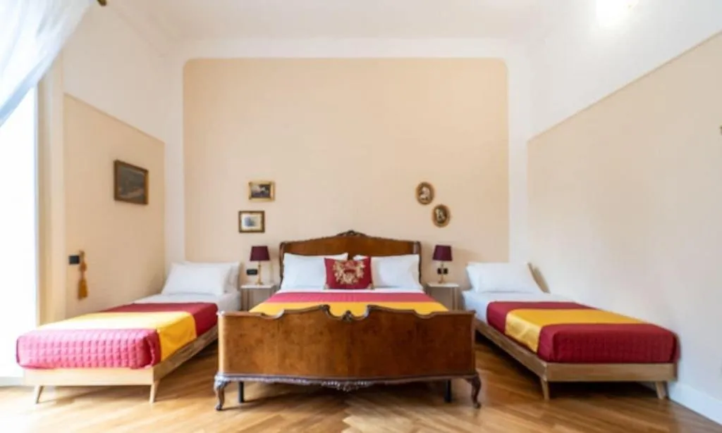 Room, Moon Luxury Rooms & Apartments, Naples
