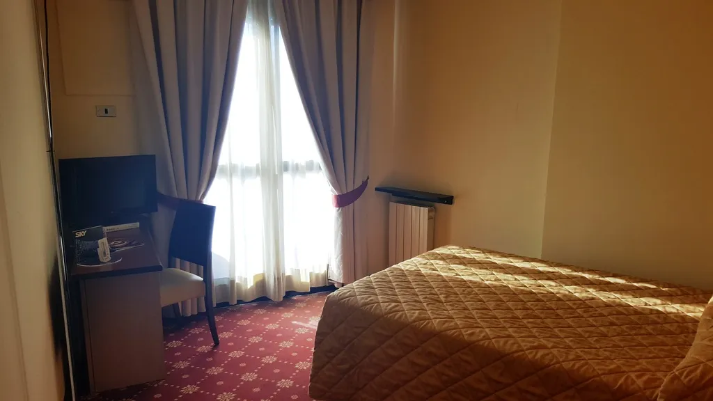 Room, Moon Palace Hotel, Milan