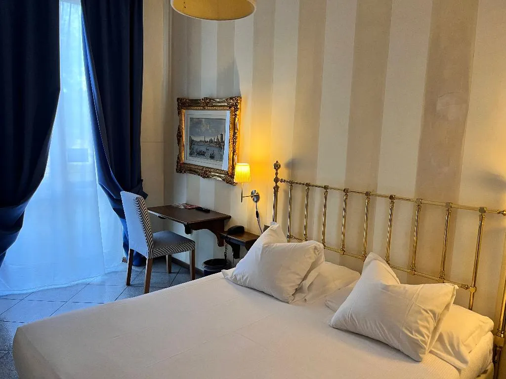 DOUBLE STANDARD Room, Goldoni, Florence