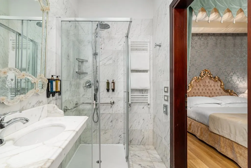 DOUBLE STANDARD Room, Palazzo Paruta, Venice