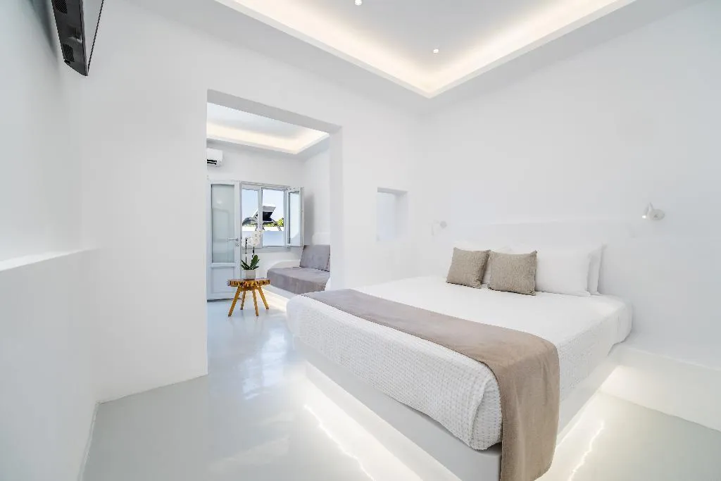 SUITE DELUXE SEA VIEW Room, Serenita Luxury Suites, Santorini