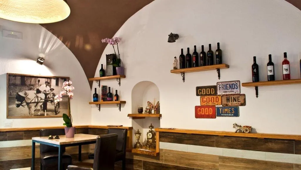 Restaurant, Mimì B&B, Naples