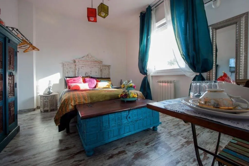 General view, Letto E Latte, Naples