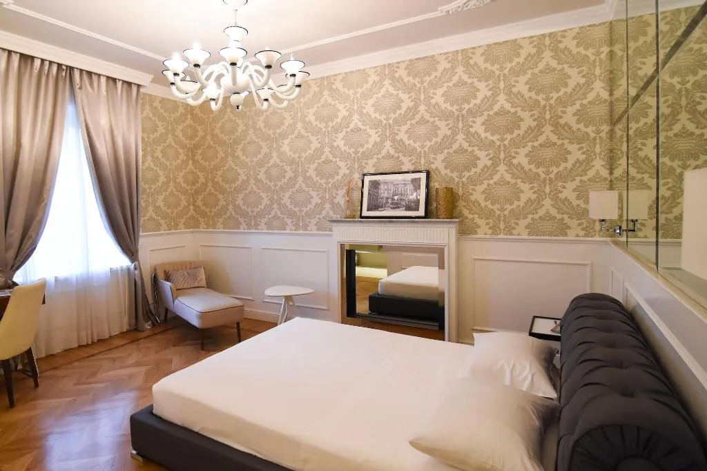 Room, Luxury Duomo Rooms, Milan