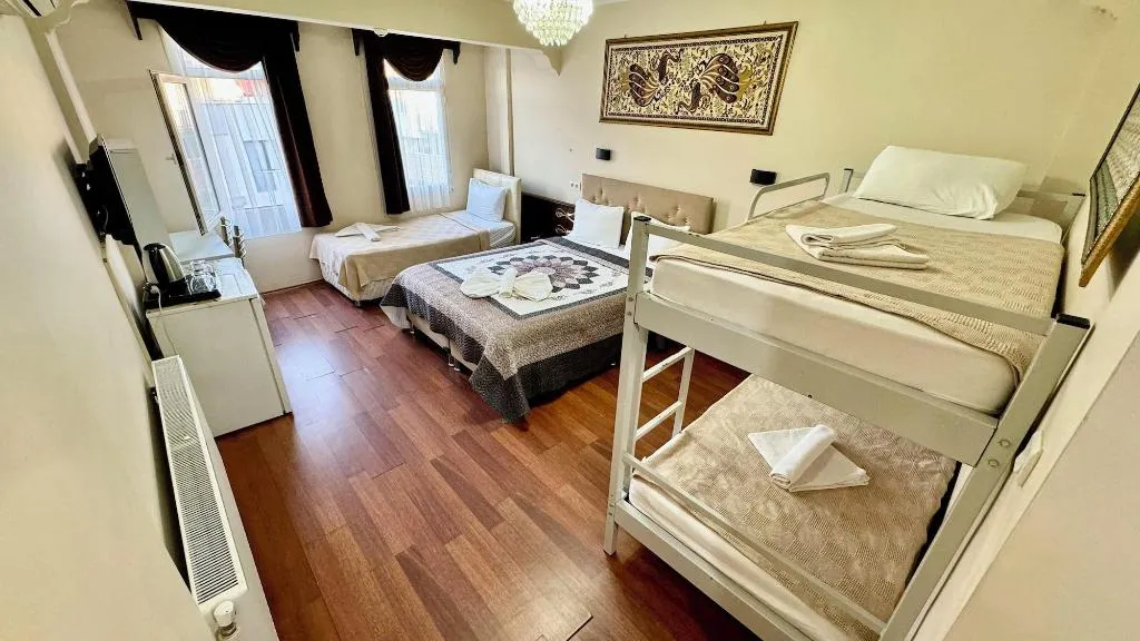 Room, Ephesus Centrum, Izmir